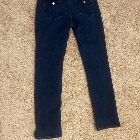 LEVI’S STRAIGHT LEG JEANS SIZE 4- WORN ONCE🛍 - Picture 3 of 6